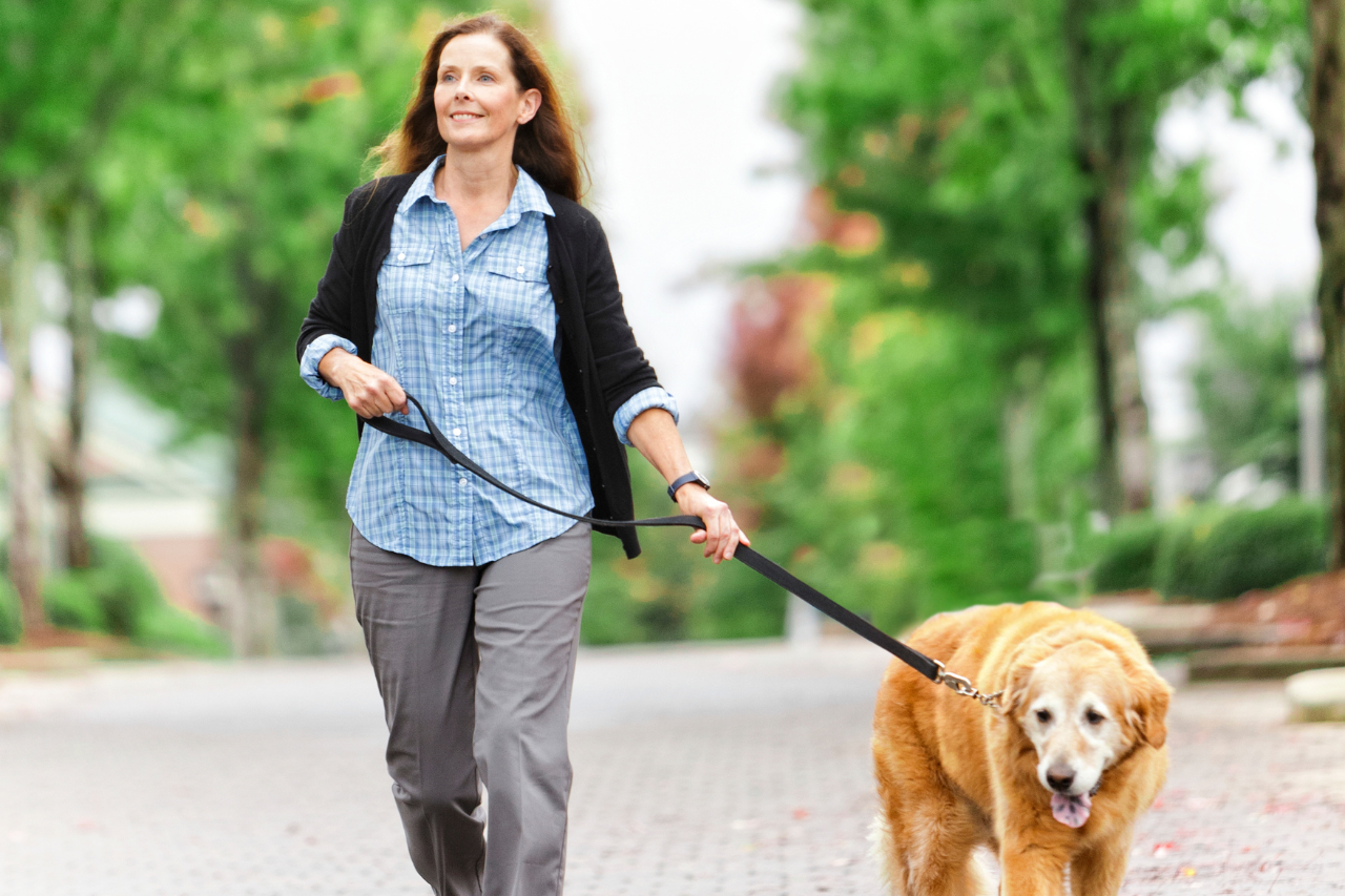 Caminar para vivir más: el hábito que lo cambia todo